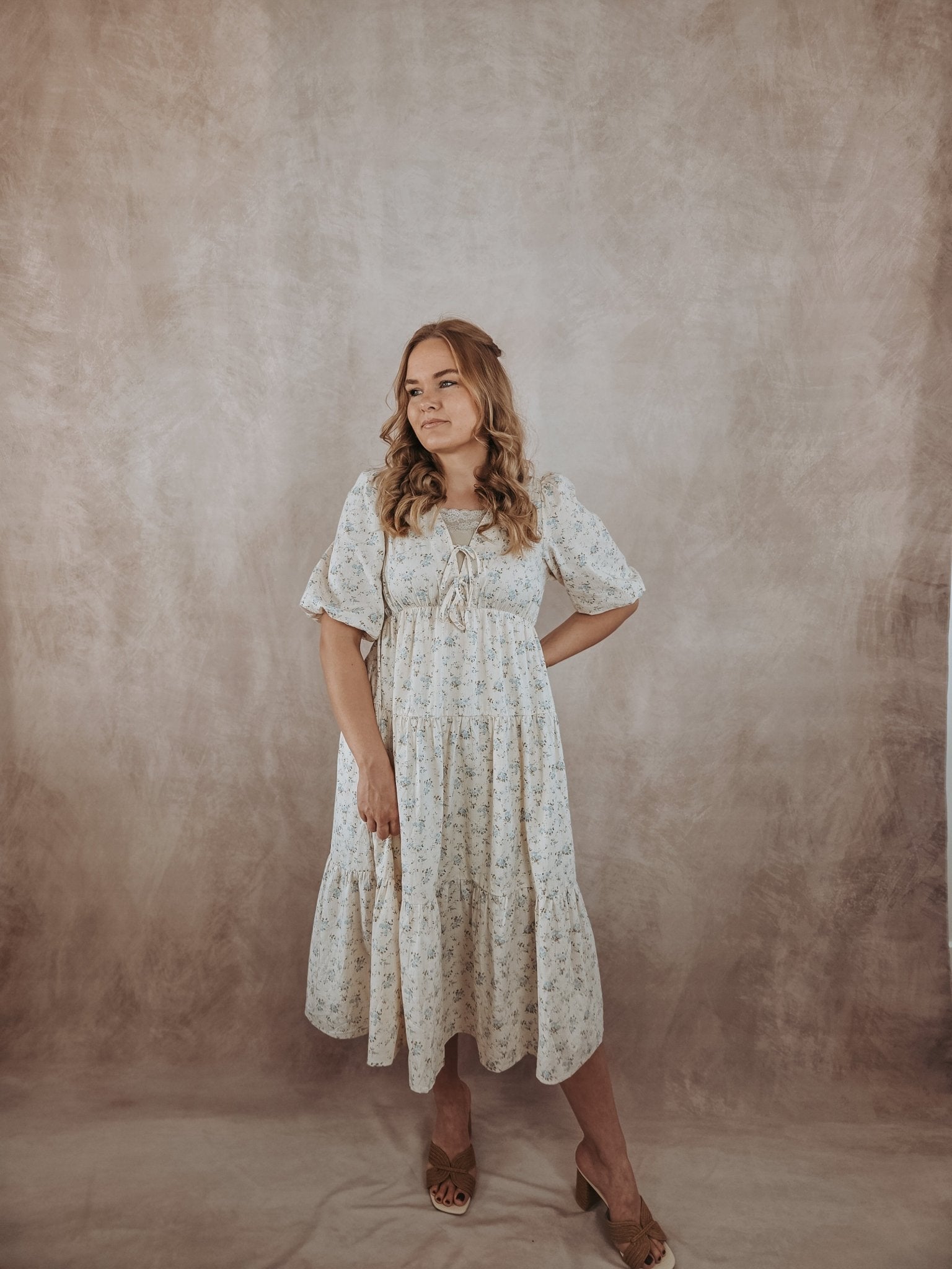 100% cotton FLORAL PRINT V - NECK MIDI DRESS - Duviboutique