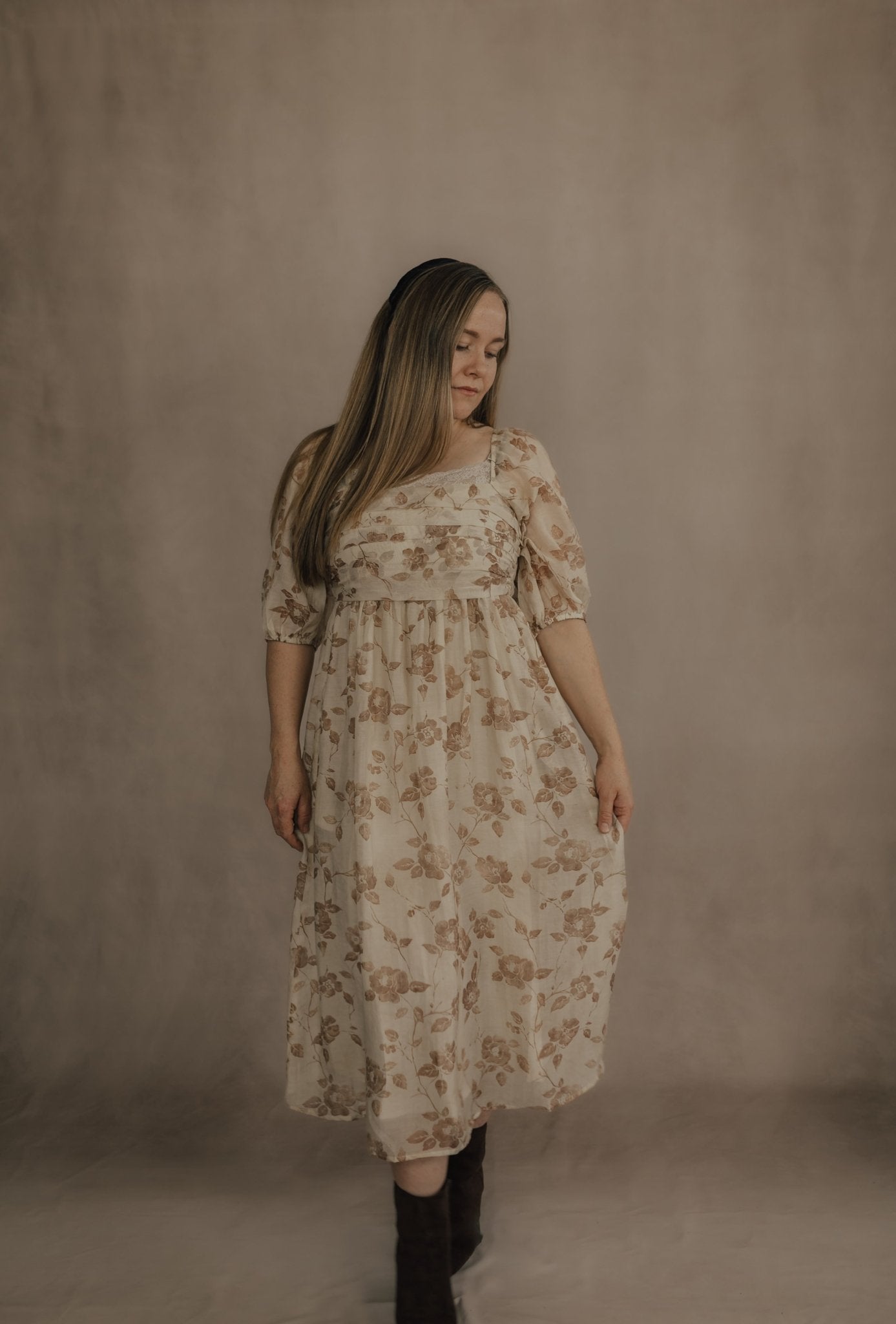 FLORAL PLEATED BUST DETAIL MIDI DRESS - Duviboutique