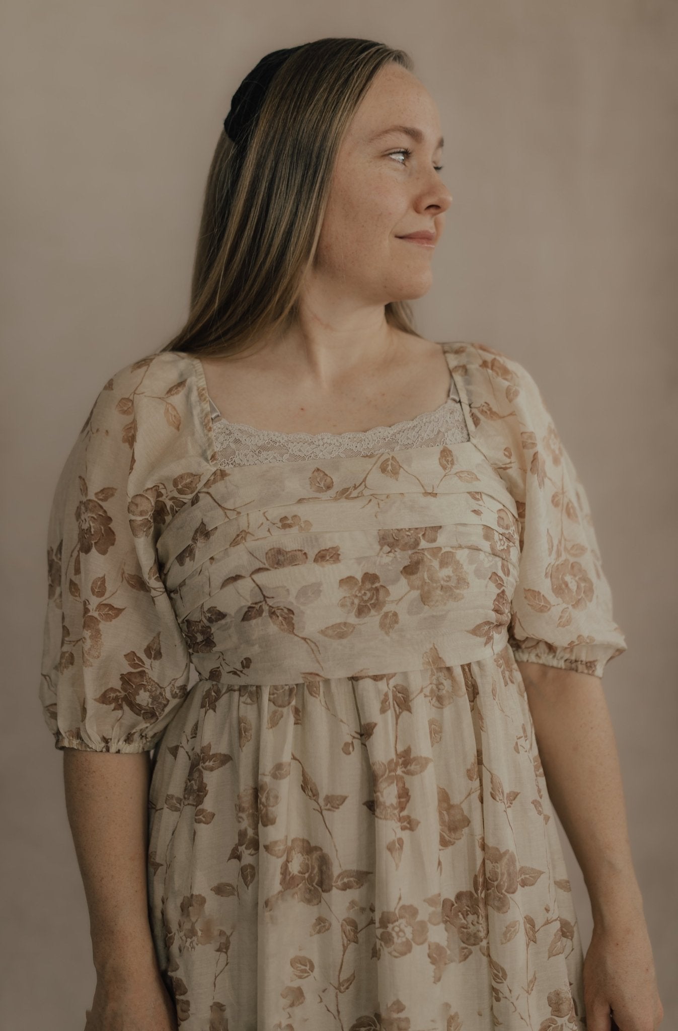 FLORAL PLEATED BUST DETAIL MIDI DRESS - Duviboutique