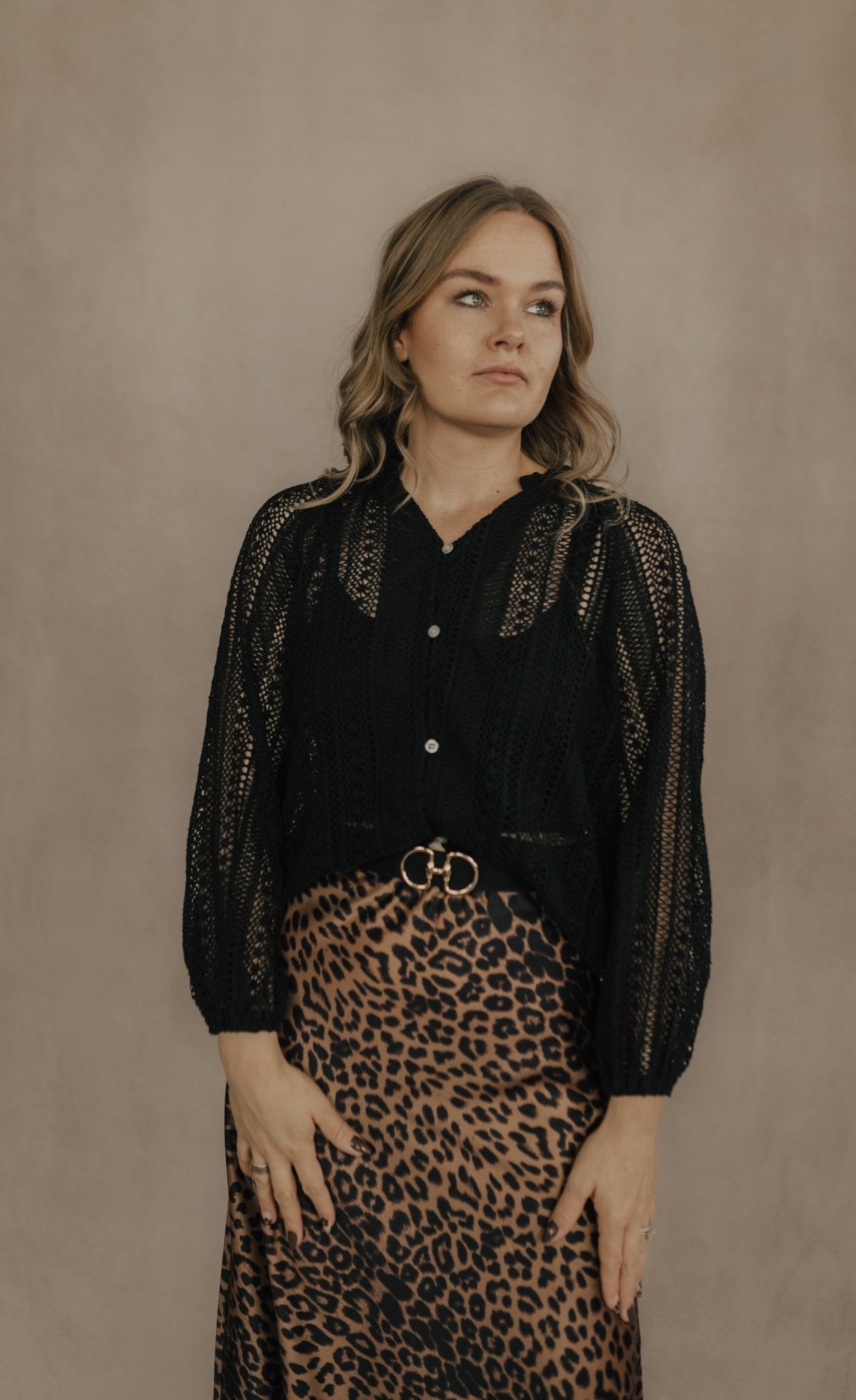 LACE V - NECK BUTTON DOWN TOP ( BLACK ) - TOPS - Duviboutique