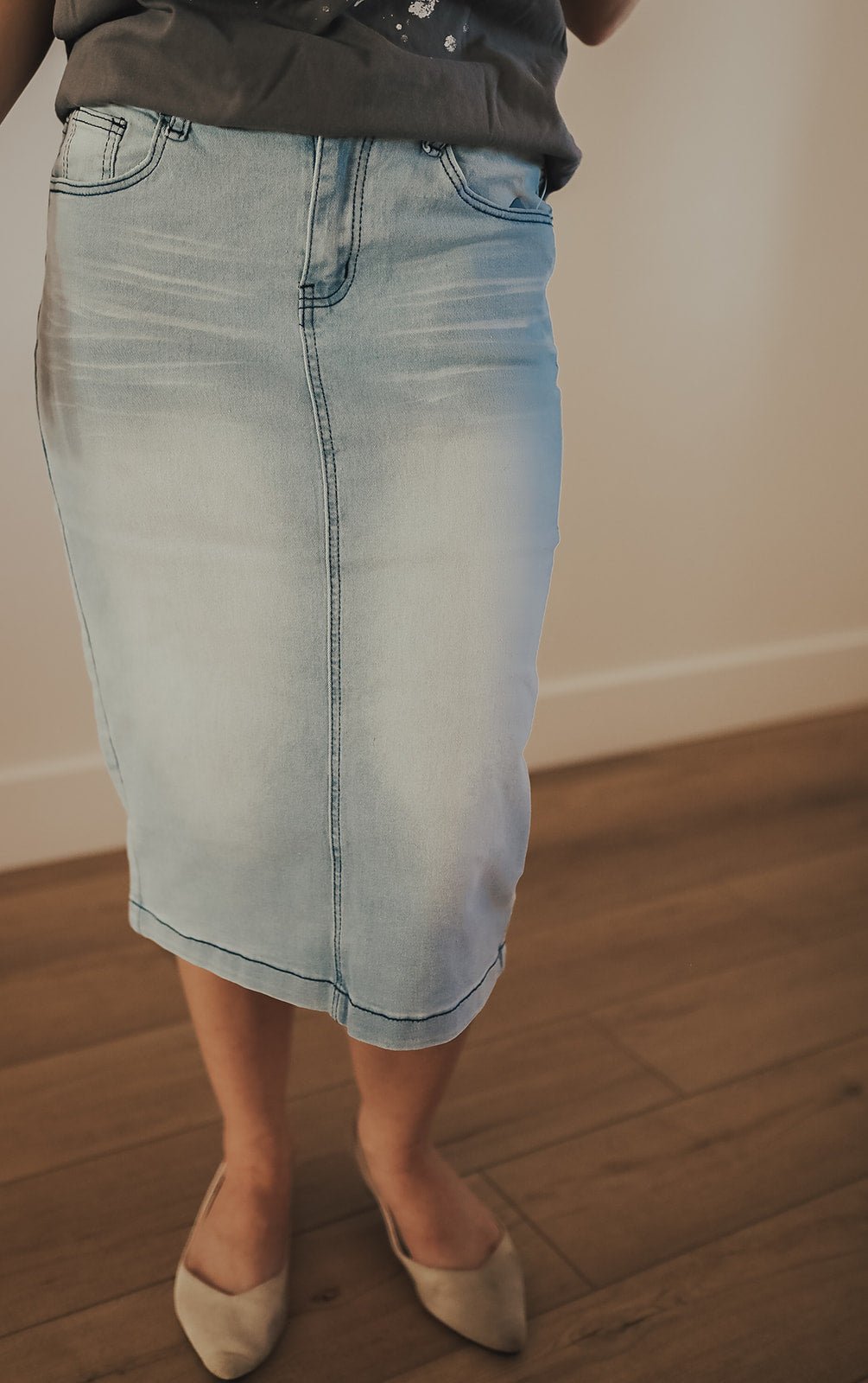 Light Washed Denim Skirt - Duviboutique