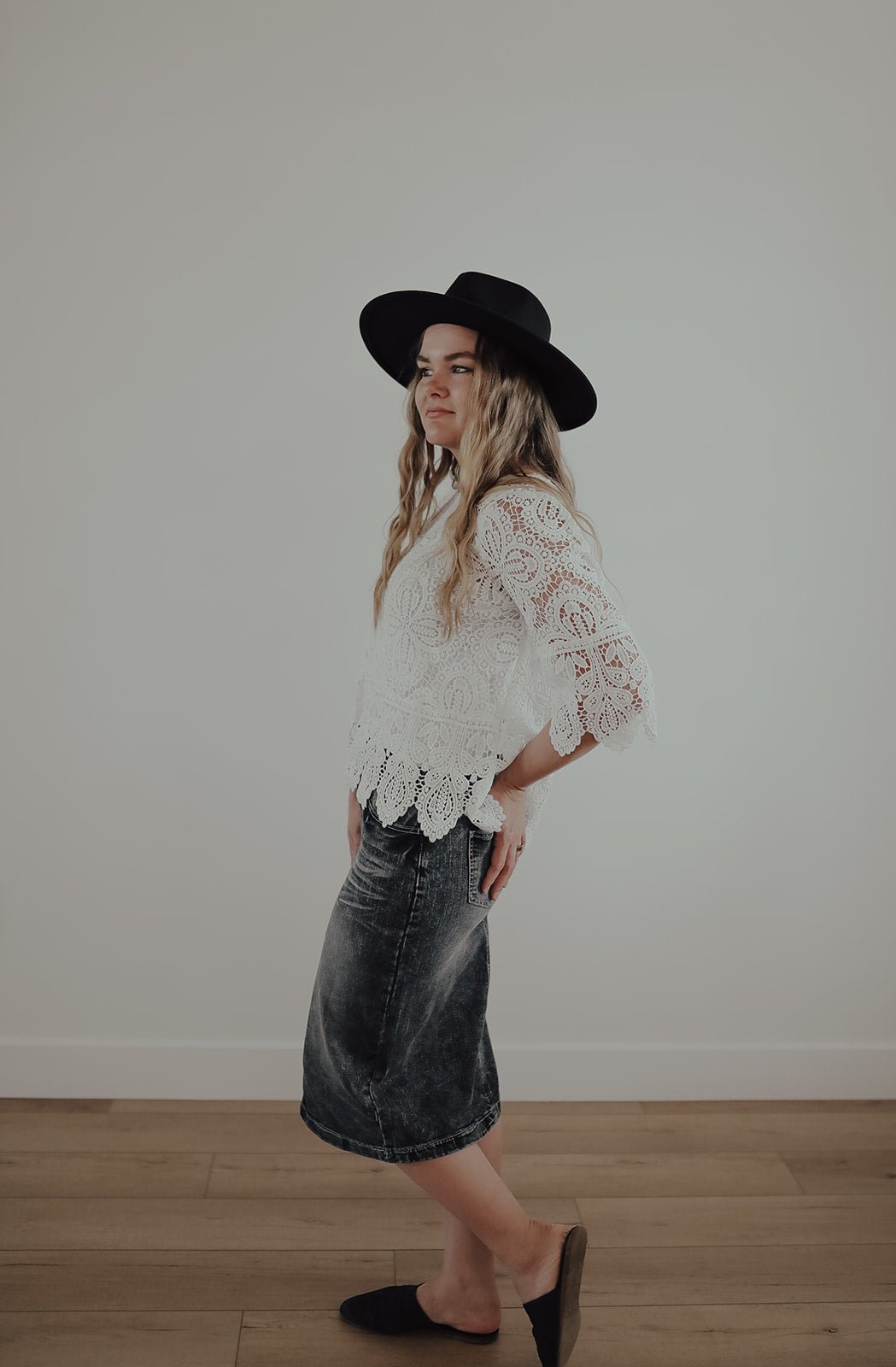 BELL SLEEVE CORCHET TOP (WHITE) - Duviboutique