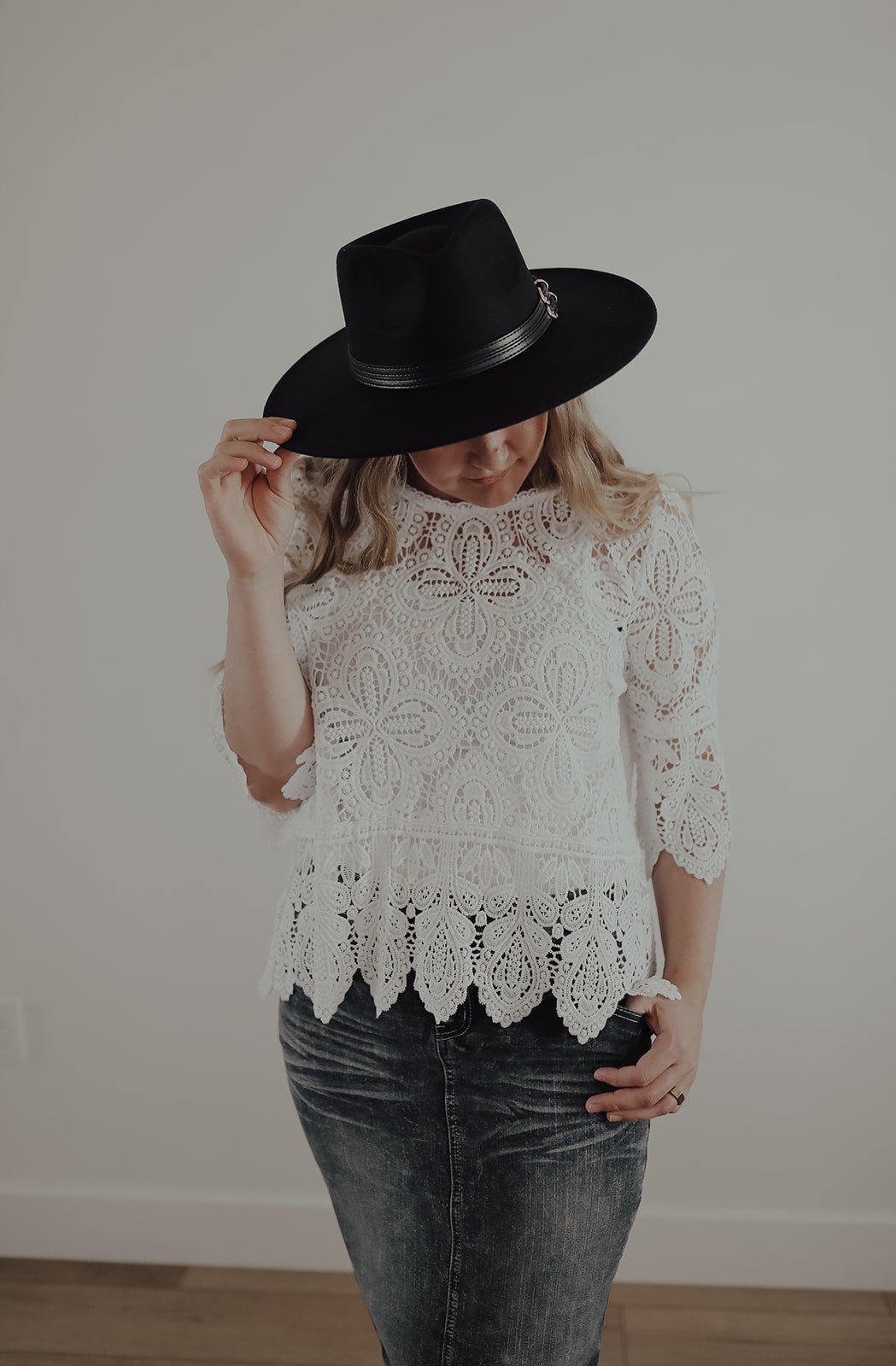 BELL SLEEVE CORCHET TOP (WHITE) - Duviboutique