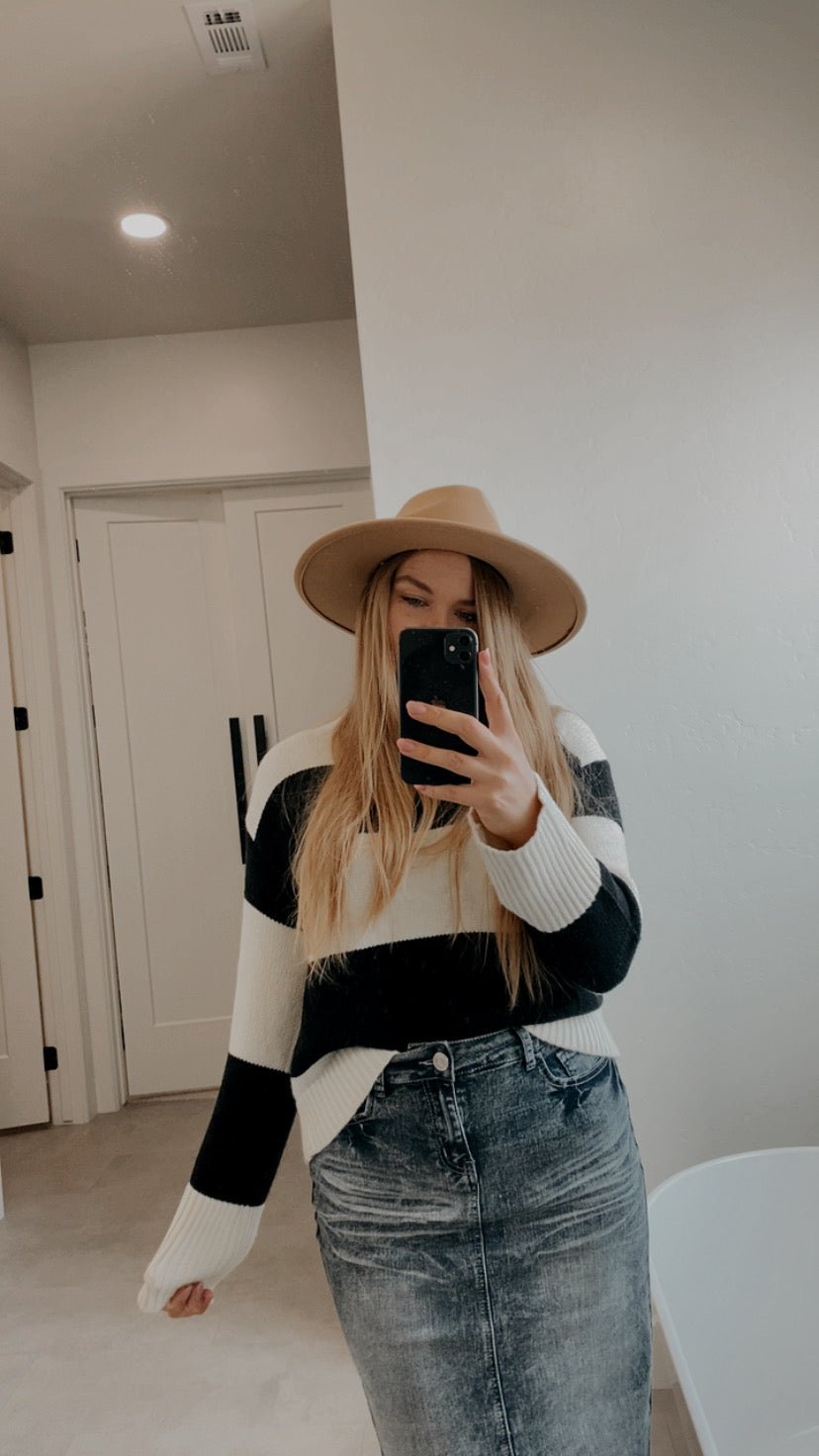 Relaxed Block Stripe Sweater - Duviboutique