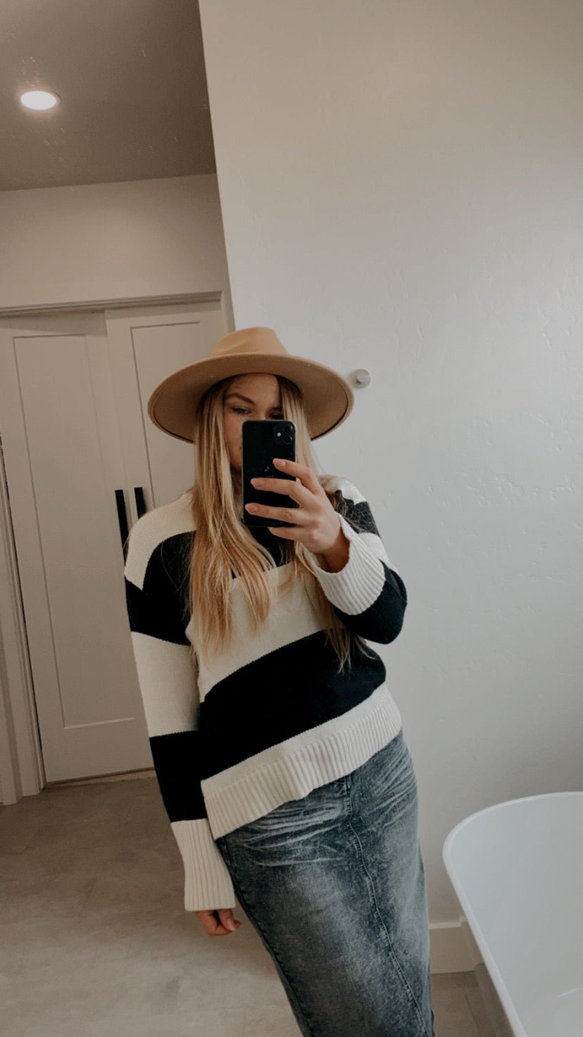 Relaxed Block Stripe Sweater - Duviboutique