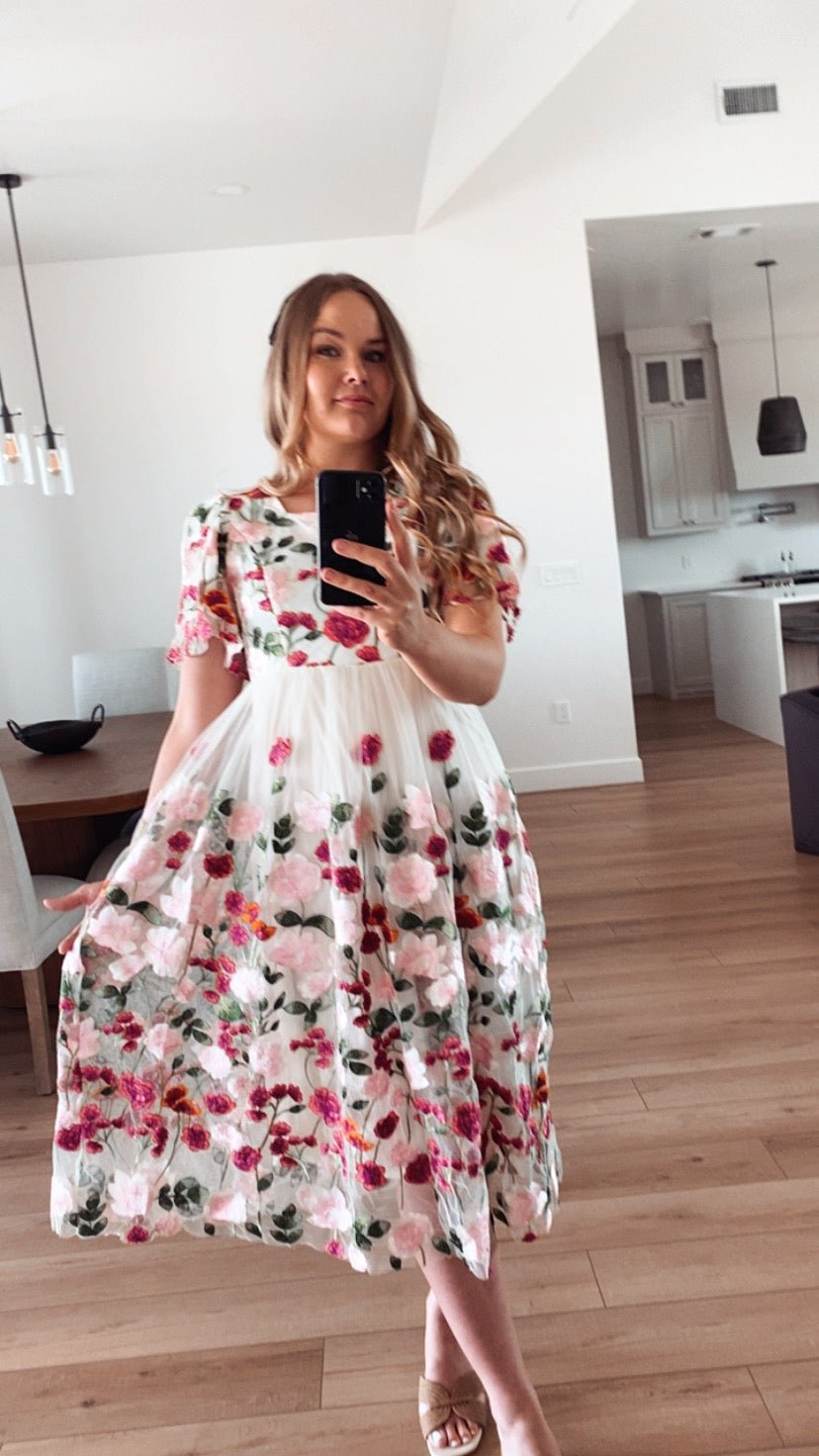 Floral Embroidered Mesh Dress - Duviboutique