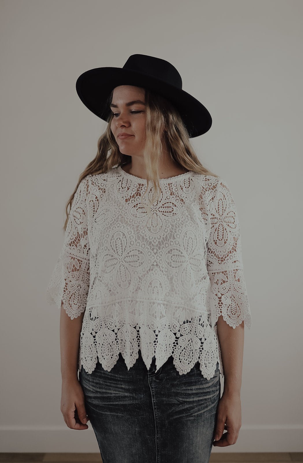 BELL SLEEVE CORCHET TOP (WHITE) - Duviboutique