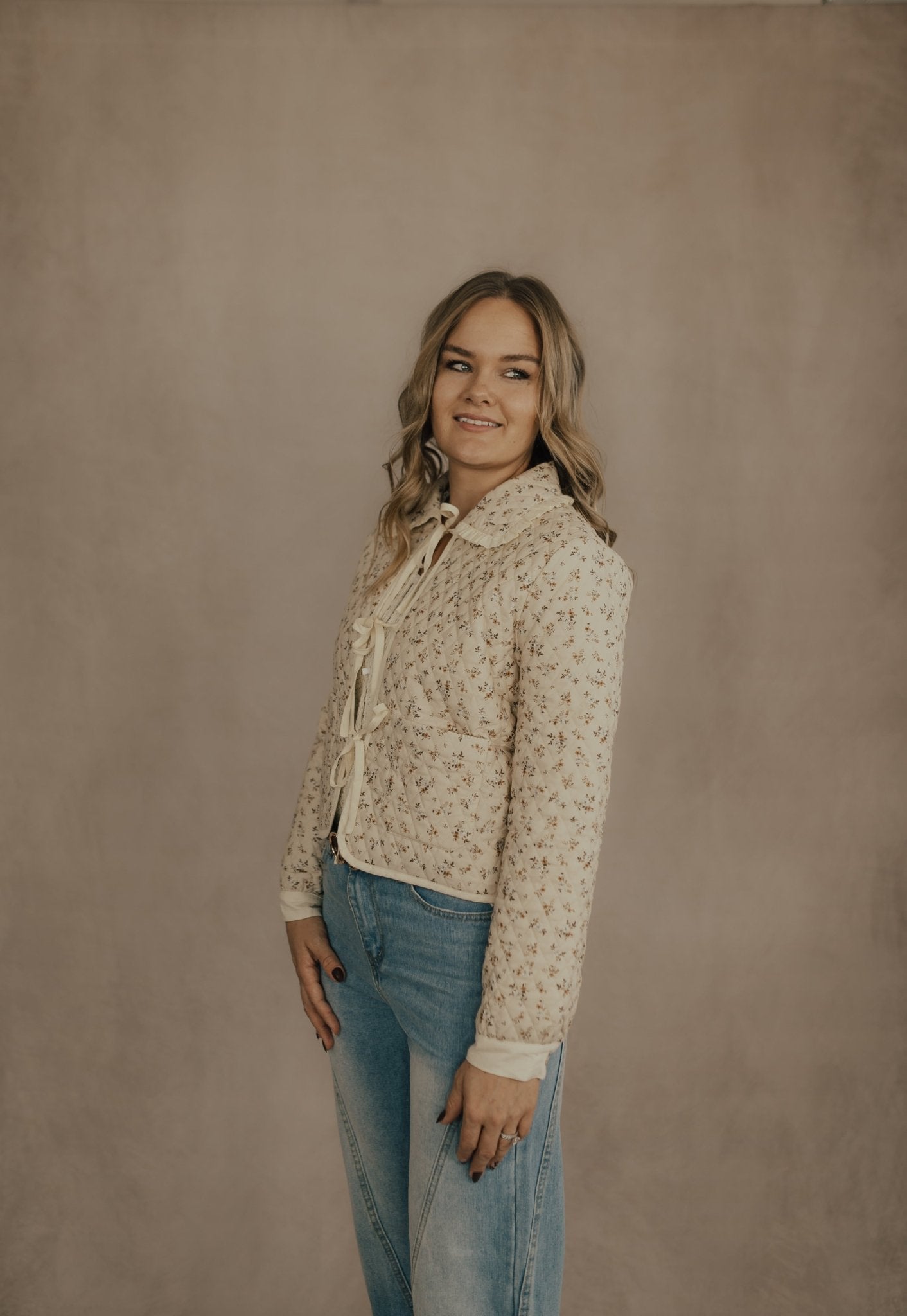 QUILTED RUFFLED COLLAR STRING JACKET - JACKET - Duviboutique