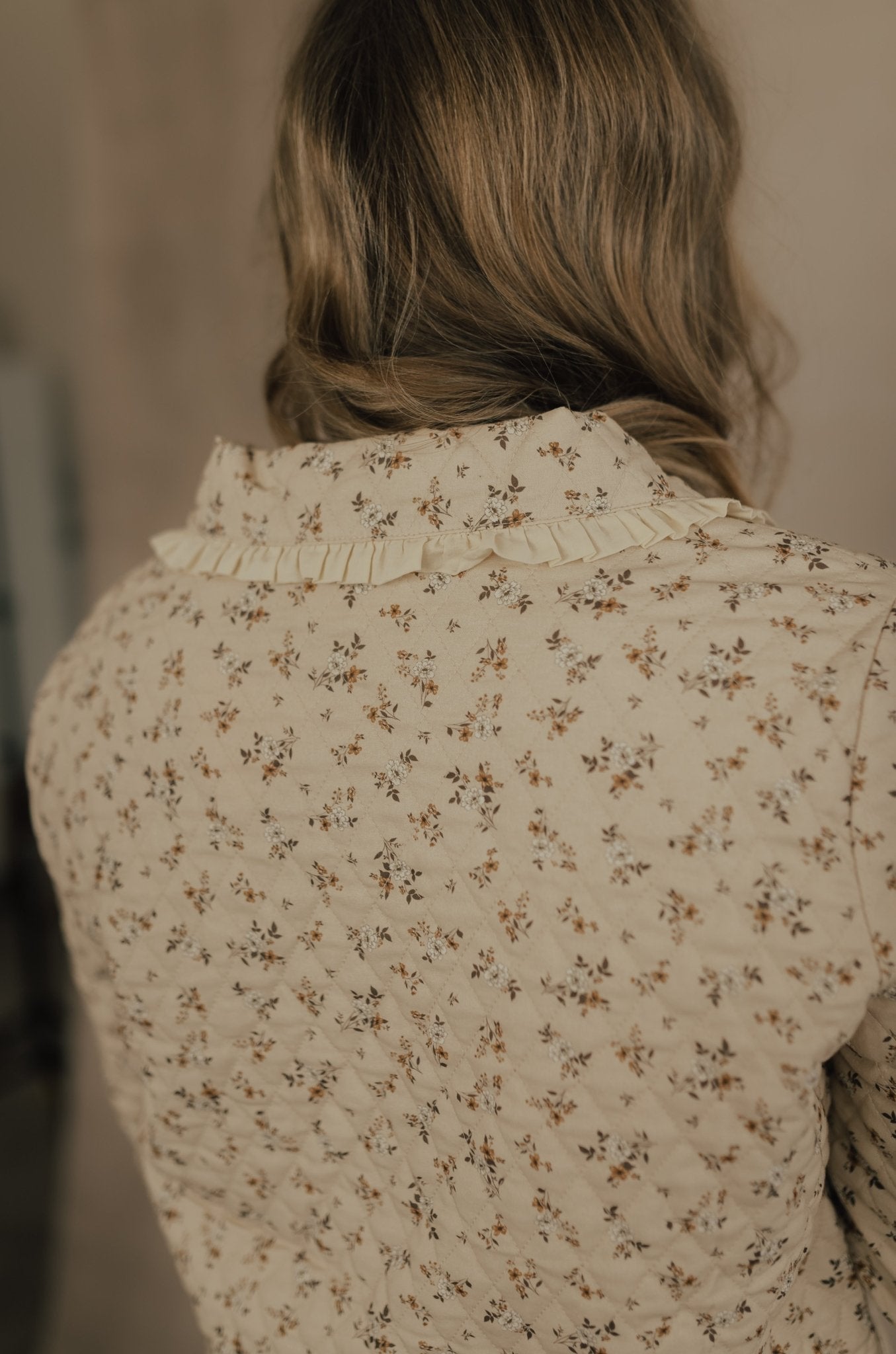 QUILTED RUFFLED COLLAR STRING JACKET - JACKET - Duviboutique