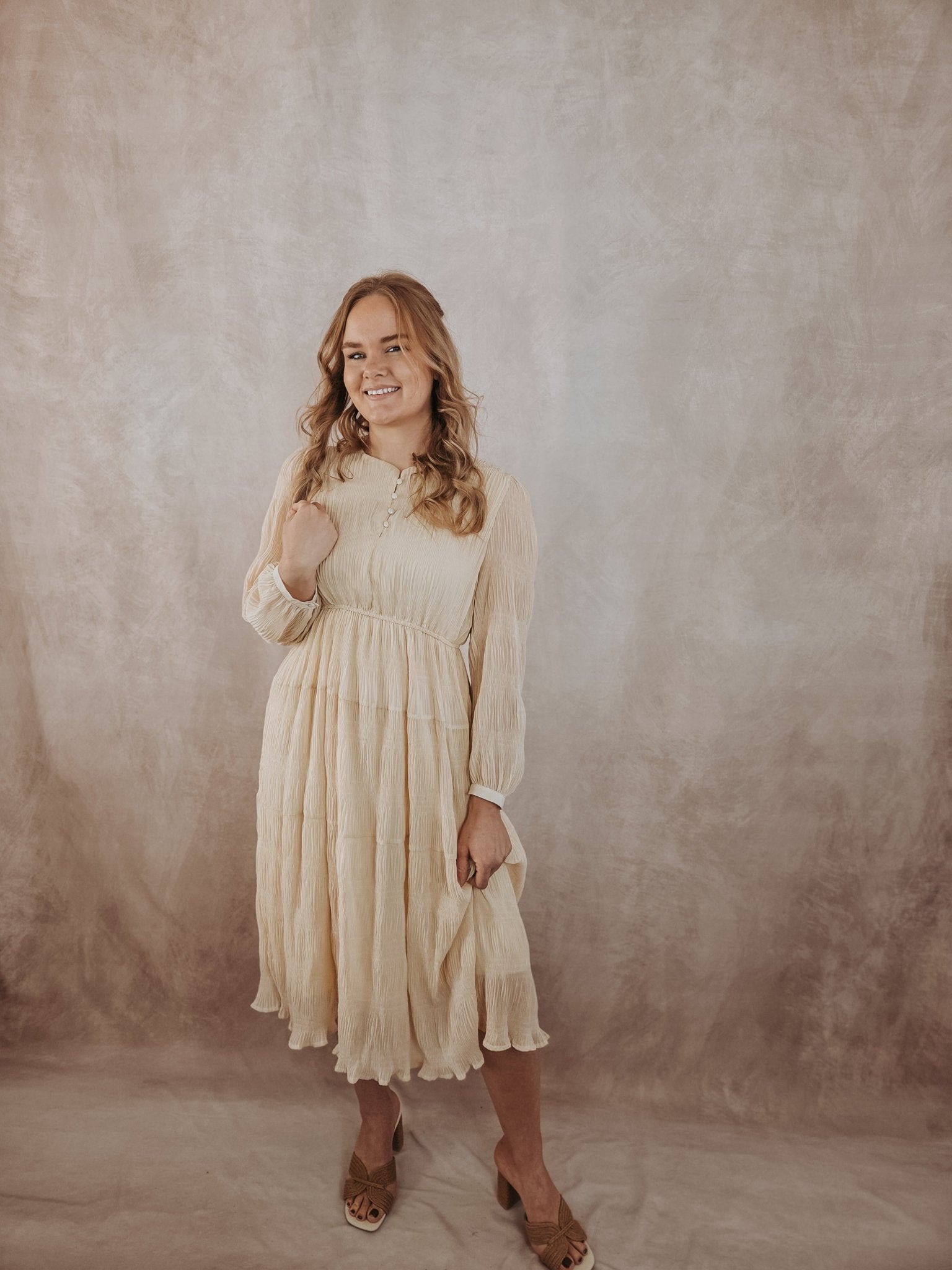 ROUNDNECK TIERED MIDI DRESS - Duviboutique