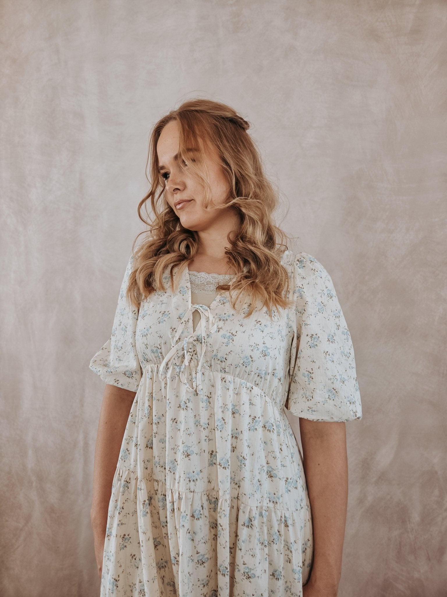 100% cotton FLORAL PRINT V - NECK MIDI DRESS - Duviboutique