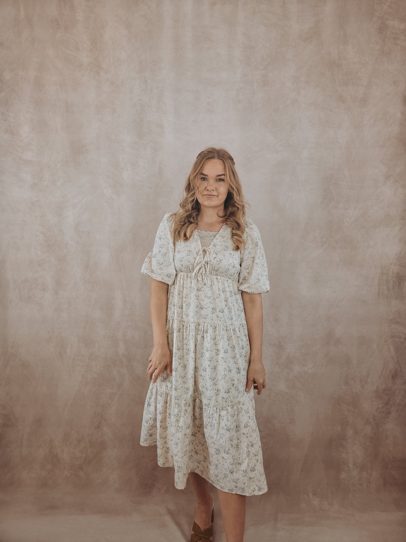 100% cotton FLORAL PRINT V - NECK MIDI DRESS - Duviboutique