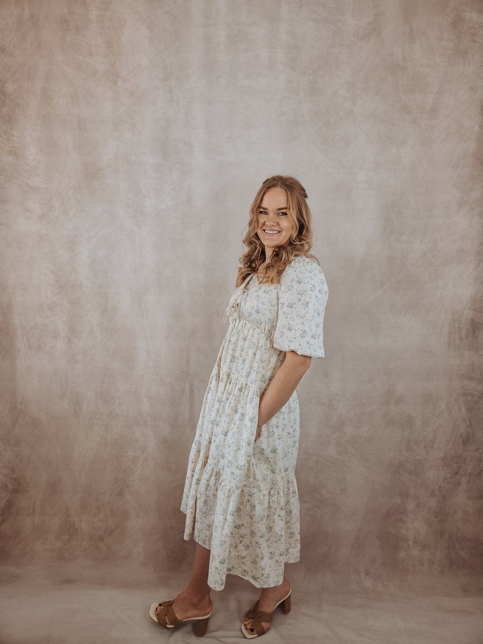 100% cotton FLORAL PRINT V - NECK MIDI DRESS - Duviboutique