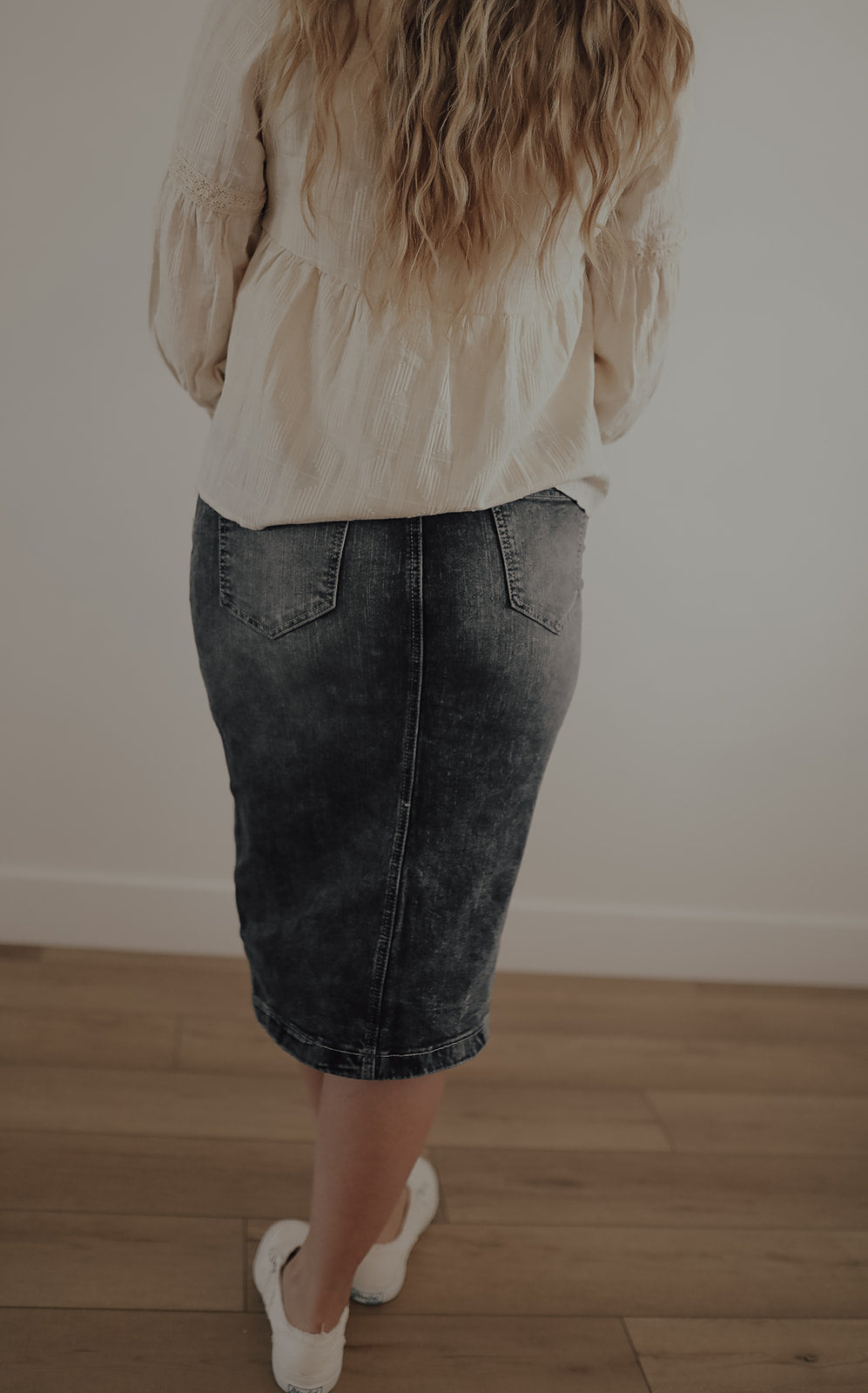 BLACK SNOW STRETCH DENIM SKIRT