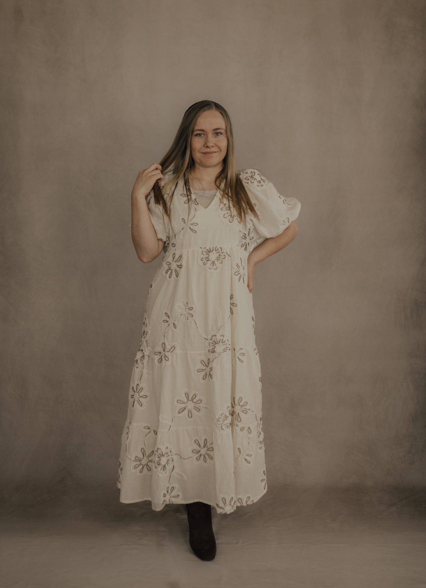 CREAM/MOCHA FLORAL EMBROIDERED MAXI DRESS - Dresses - Duviboutique