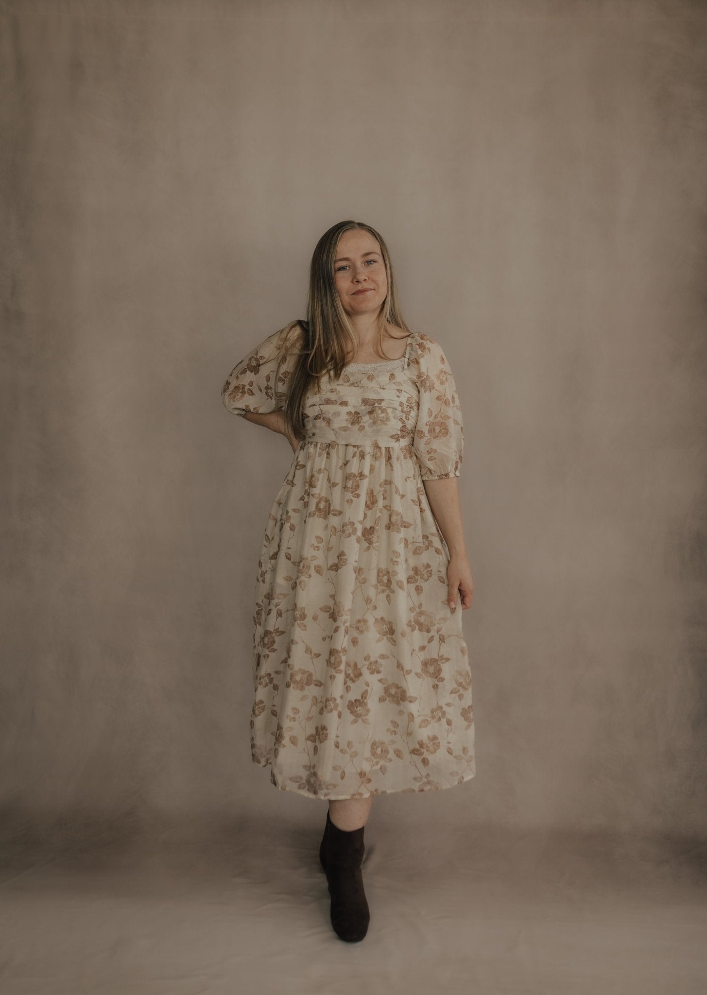 FLORAL PLEATED BUST DETAIL MIDI DRESS - Duviboutique