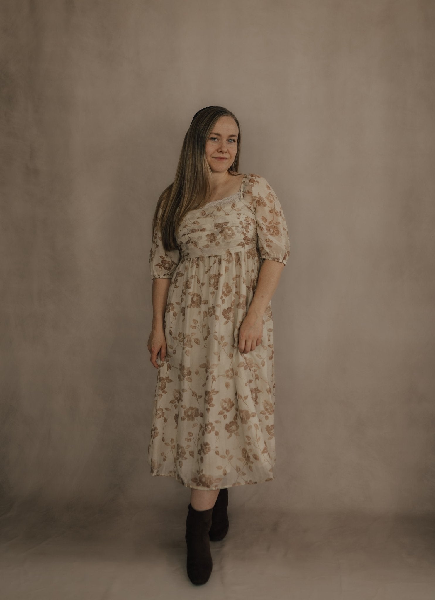 FLORAL PLEATED BUST DETAIL MIDI DRESS - Duviboutique