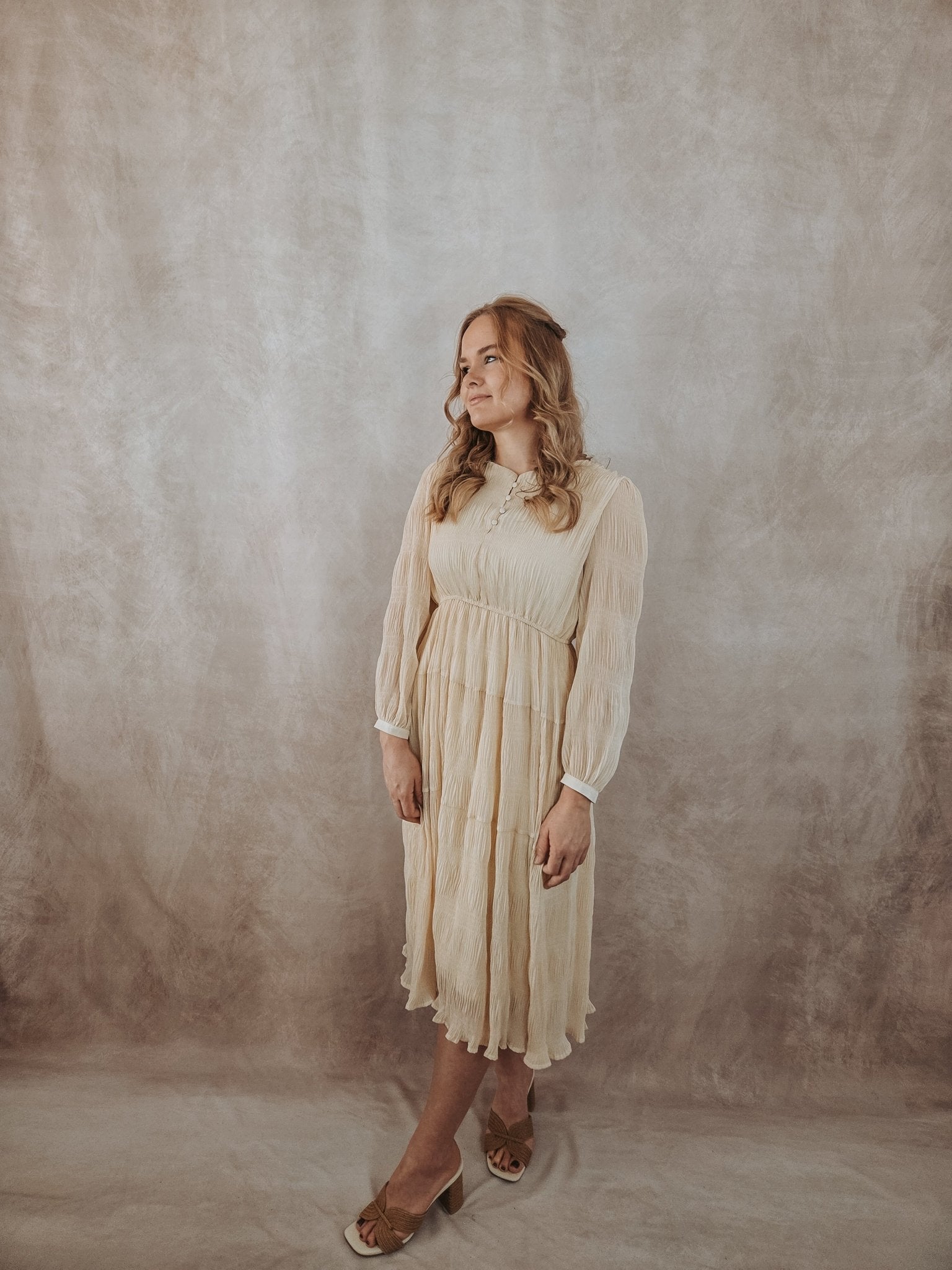 ROUNDNECK TIERED MIDI DRESS - Duviboutique