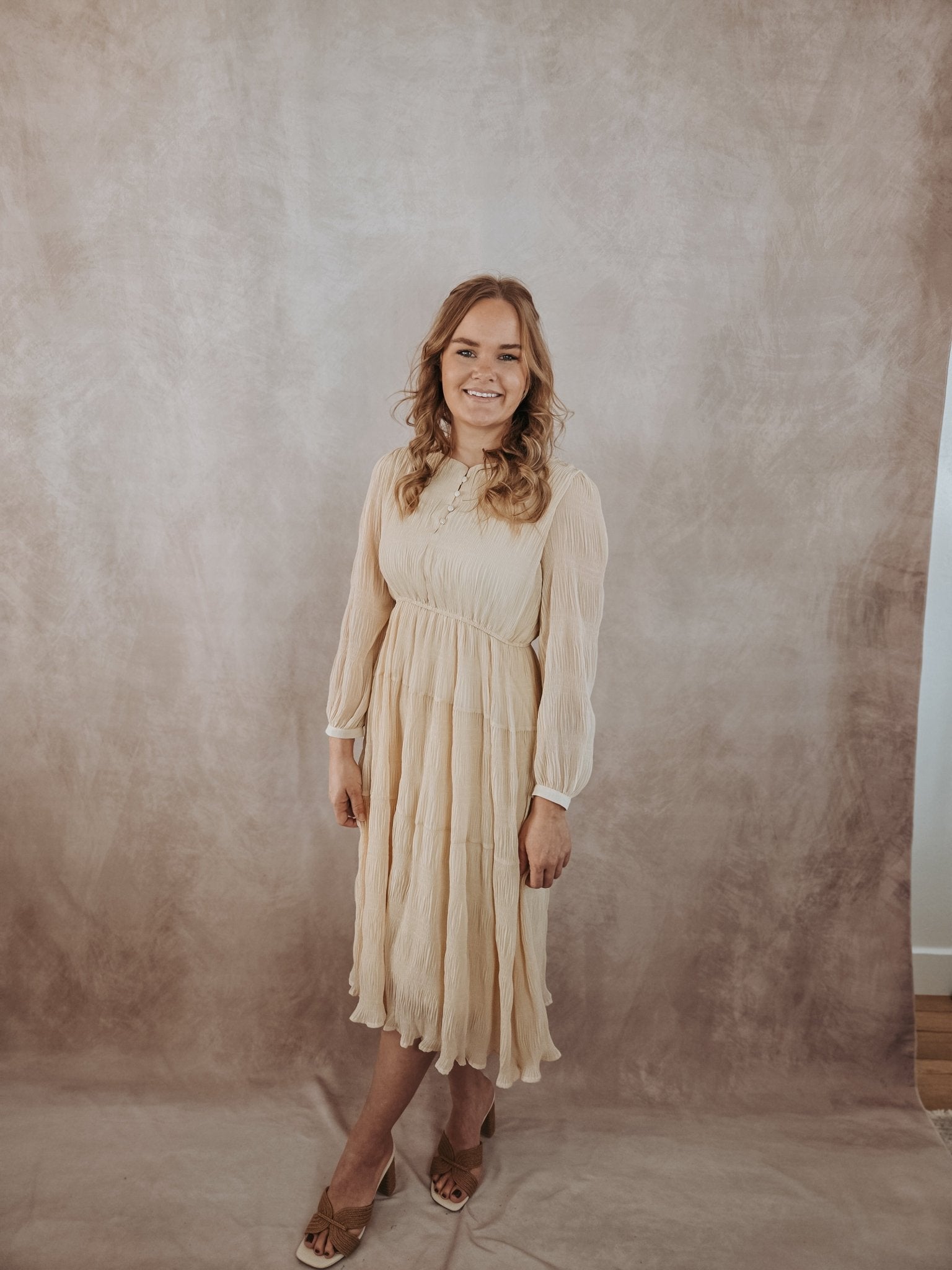 ROUNDNECK TIERED MIDI DRESS - Duviboutique